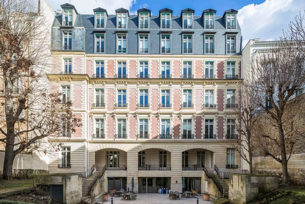 Front of the 25 Rue de Clichy building in Paris