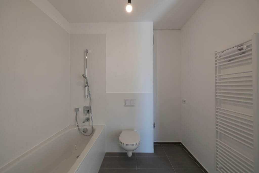 Bathroom in Lacus Quartier apartment
