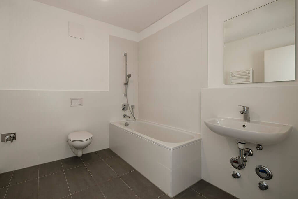 Bathroom in Lacus Quartier apartment