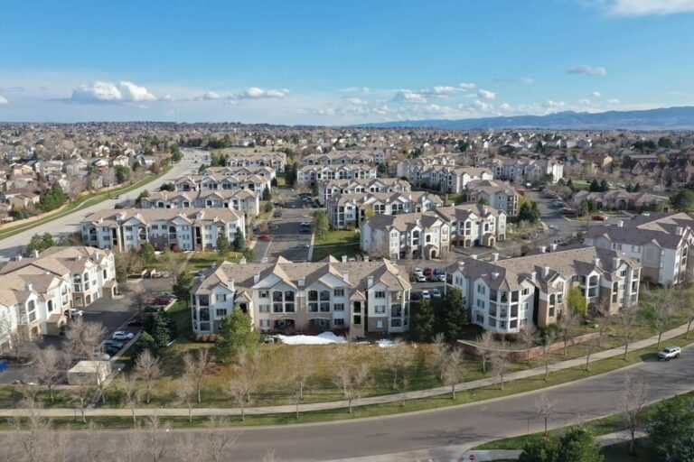 The estate of three-story blocks